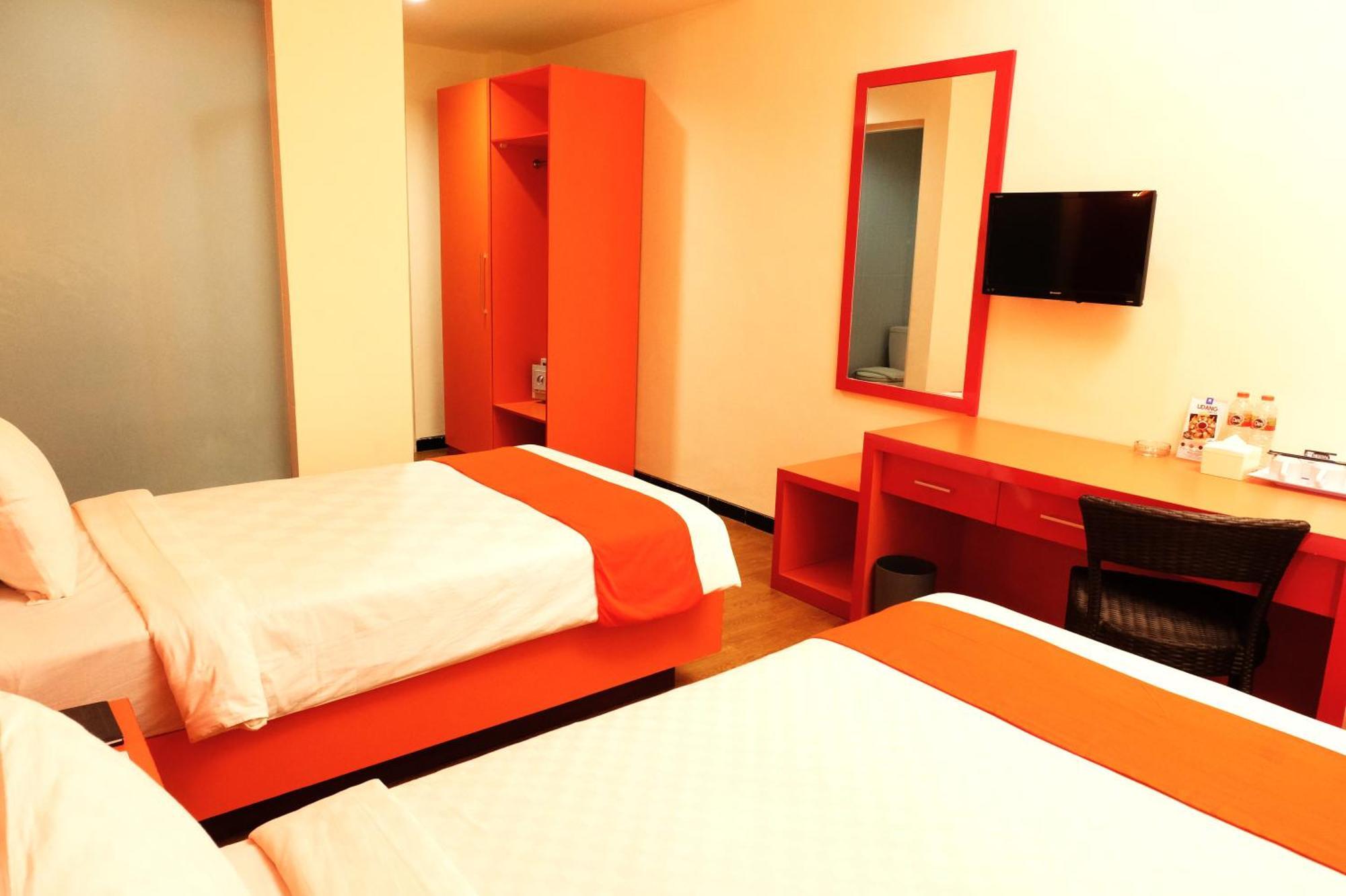 Halogen Hotel Airport Surabaya Sidoarjo Exterior photo