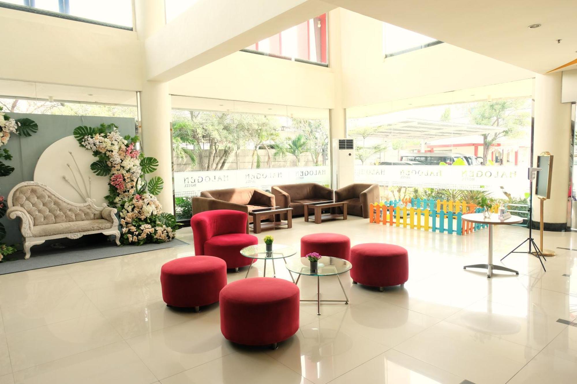 Halogen Hotel Airport Surabaya Sidoarjo Exterior photo