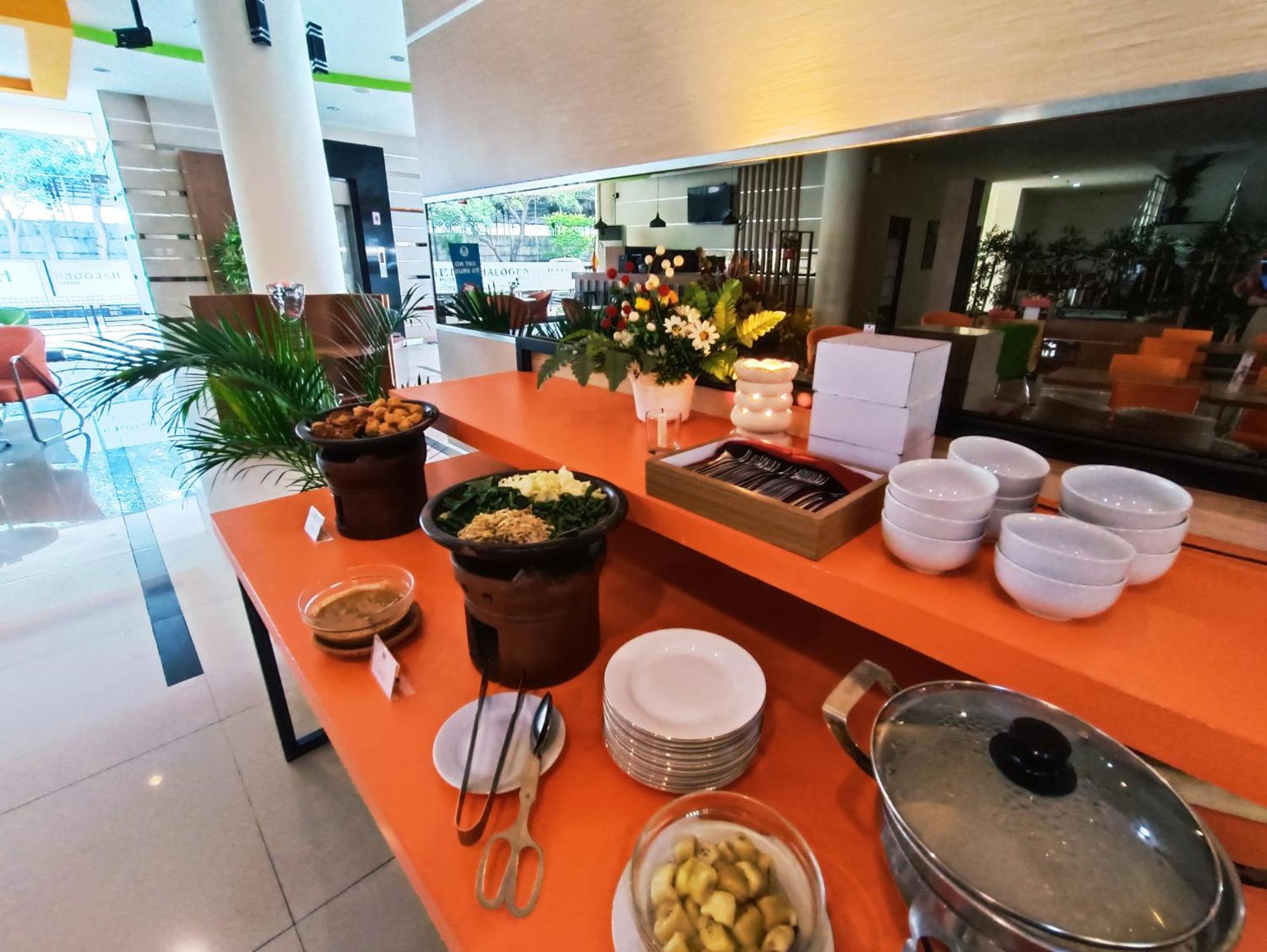 Halogen Hotel Airport Surabaya Sidoarjo Exterior photo