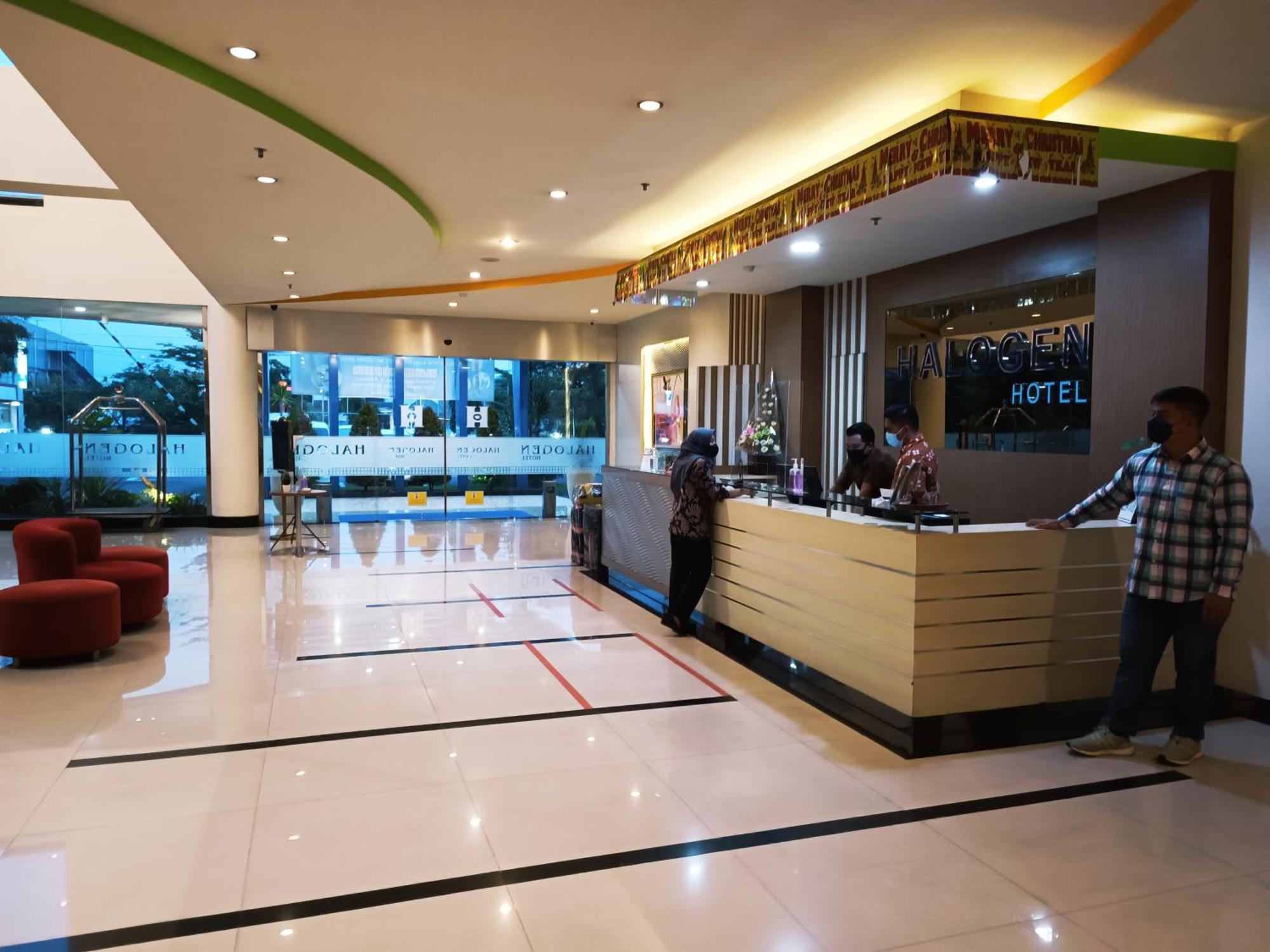 Halogen Hotel Airport Surabaya Sidoarjo Exterior photo