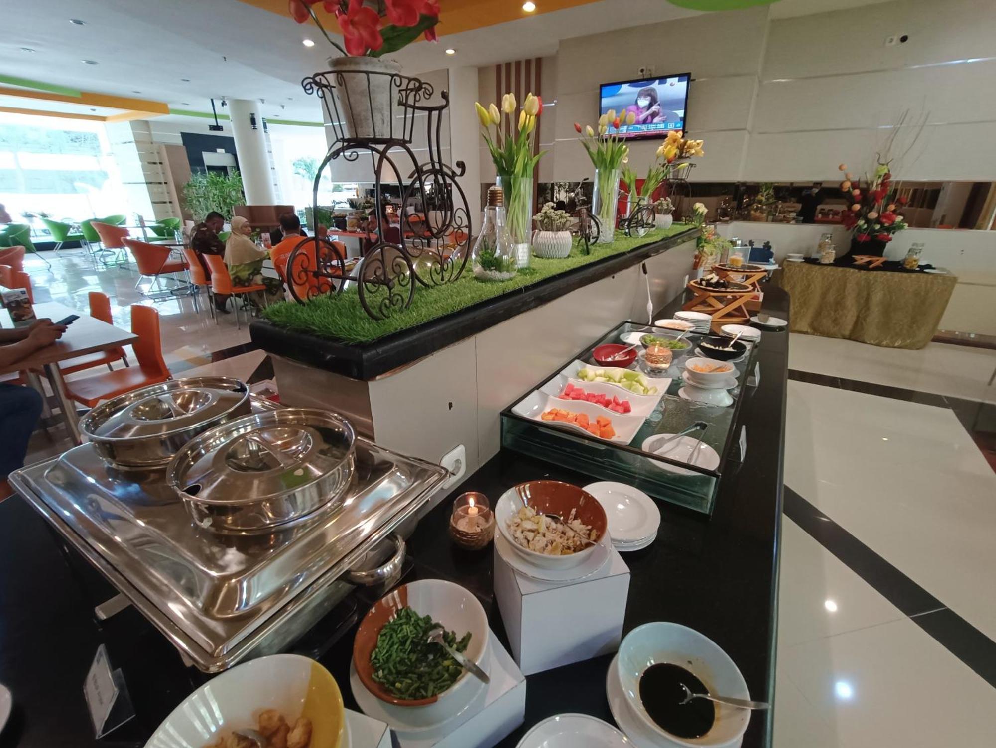 Halogen Hotel Airport Surabaya Sidoarjo Exterior photo