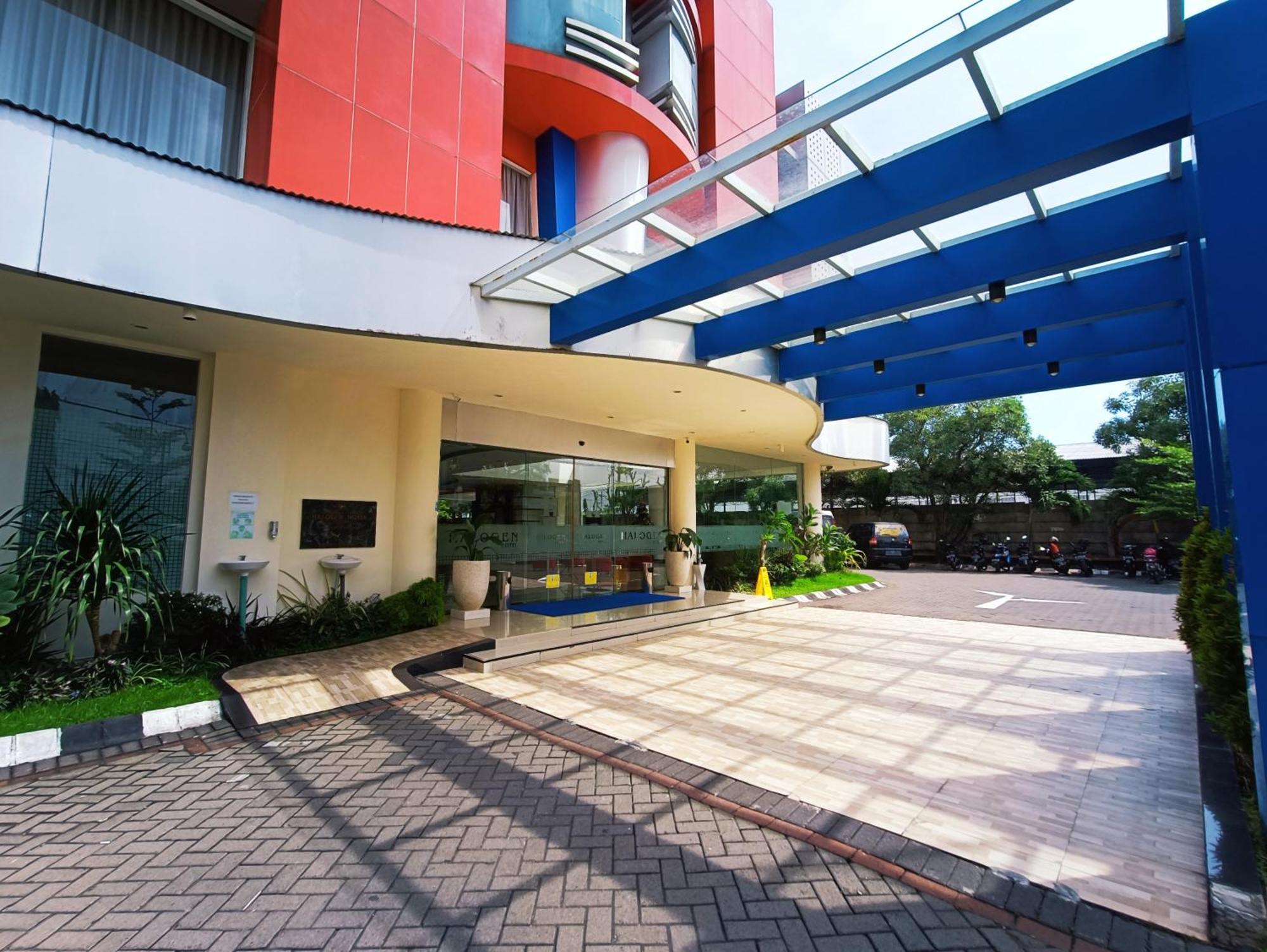 Halogen Hotel Airport Surabaya Sidoarjo Exterior photo