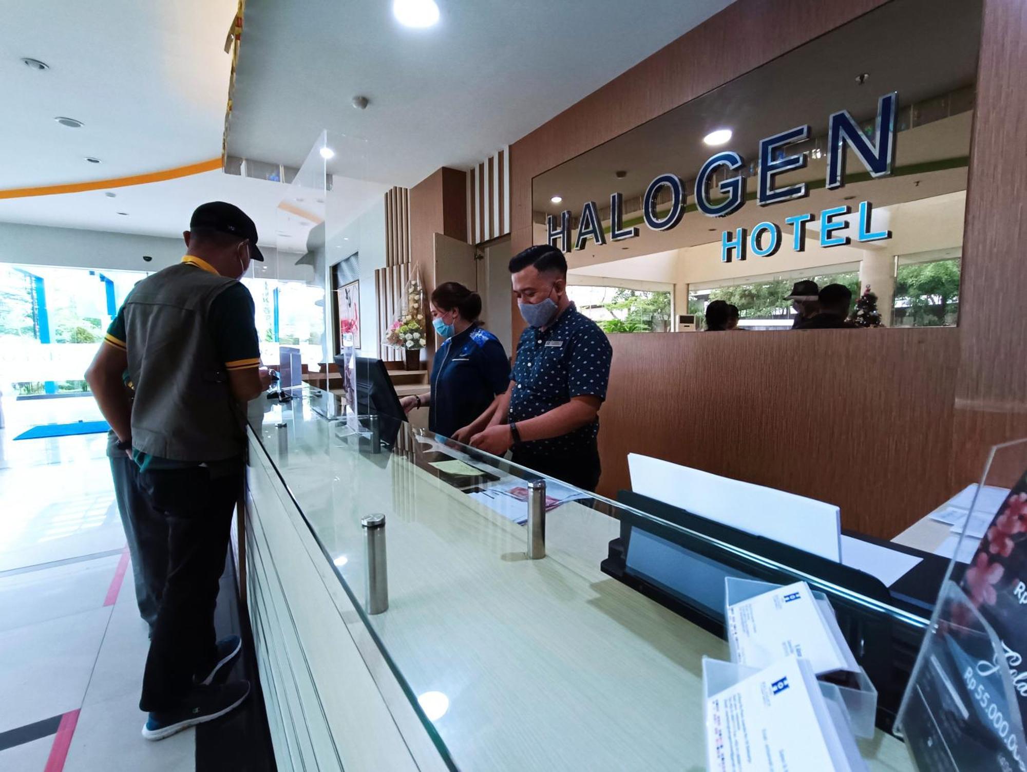 Halogen Hotel Airport Surabaya Sidoarjo Exterior photo