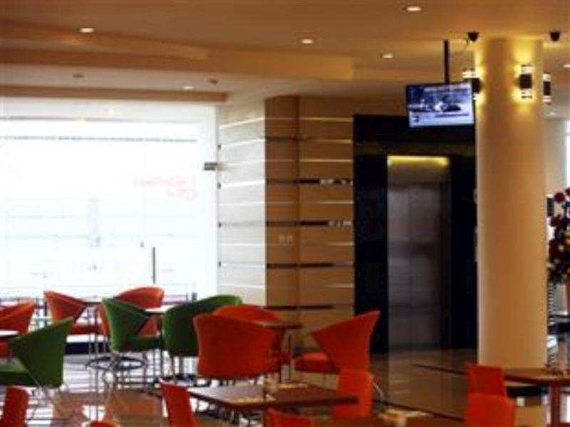 Halogen Hotel Airport Surabaya Sidoarjo Exterior photo